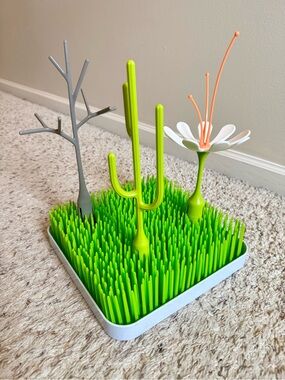 Boon Grass Bottle Drying Rack with Flower & Cactus Stands